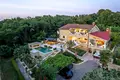 6 bedroom villa 395 m² Porec, Croatia