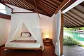 2 bedroom Villa 283 m² Kerobokan Kelod, Indonesia