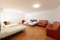 Villa de 4 dormitorios 300 m² Calp, España