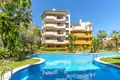 Mieszkanie 2 pokoi 97 m² Torrevieja, Hiszpania