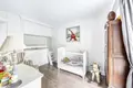 2 bedroom apartment 65 m² Paris, France