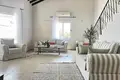 Villa Fully furnished 5-bedroom villa 200 m² 150 meters from the beach.