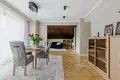 Apartamento 3 habitaciones 120 m² en Piastow, Polonia