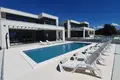Вилла 4 спальни 310 м², Все страны