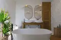 6-Schlafzimmer-Villa 450 m² Kerobokan Kelod, Indonesien