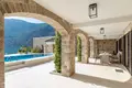 Villa de 7 dormitorios 554 m² Risan, Montenegro