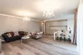 Mieszkanie 3 pokoi 97 m² Ryga, Łotwa