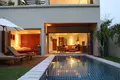 Villa 2 Schlafzimmer 180 m² Phuket, Thailand