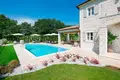 Villa de 4 dormitorios 359 m² Kanfanar, Croacia