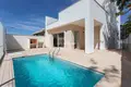 Villa de tres dormitorios 228 m² Hondón de las Nieves, España