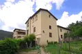 Castillo 40 habitaciones 2 350 m² Calenzano, Italia
