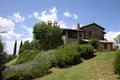 Investment 500 m² in Orvieto, Italy