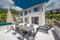 4-Schlafzimmer-Villa 250 m² Mrcevac, Montenegro