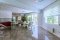 Casa 5 habitaciones 350 m² Agios Tychonas, Chipre