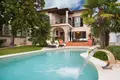Villa 8 bedrooms 480 m² Umag, Croatia