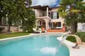 Villa 8 Schlafzimmer 480 m² Umag, Kroatien