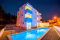 Hotel 468 m² en Podstrana, Croacia