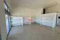 🆕🏢 BUSINESS ENVIRONMENT FOR SALE IN COLD WATER, VLORA 📍Above the former workers' camp