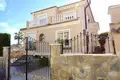 Villa de tres dormitorios 150 m² Torrevieja, España