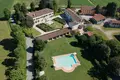 Casa 17 habitaciones 8 577 m² Pordenone, Italia