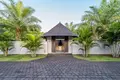 Villa 10 bedrooms 1 637 m² Nyambu, Indonesia
