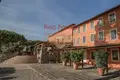 Commercial property 608 m² in Lucca, Italy