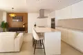 Mieszkanie 2 pokoi 90 m² Benalmadena, Hiszpania