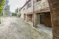 Commercial property 744 m² in Gaiole in Chianti, Italy