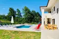 Villa de 4 dormitorios 250 m² Rabac, Croacia