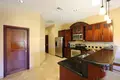 2 bedroom condo 125 m² West Bay, Honduras