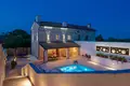 Villa de tres dormitorios 145 m² Grad Pula, Croacia