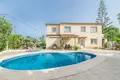 4-Schlafzimmer-Villa 204 m² l Alfas del Pi, Spanien