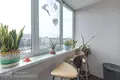 Сдаётся просторная 3-комнатная квартира в кирпичном доме.