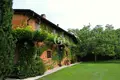 Дом 30 комнат 1 300 м² Monzambano, Италия