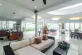 Villa mit 2 Schlafzimmern 300 m² Sakhu, Thailand