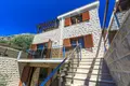 Villa de 4 dormitorios 240 m² Rijeka-Rezevici, Montenegro