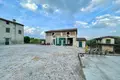 Villa 10 Zimmer 120 000 m² Ponti sul Mincio, Italien