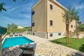 4-Schlafzimmer-Villa 350 m² Stadt Pola, Kroatien