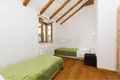 Haus 6 Zimmer 400 m² Borak, Kroatien