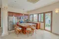 Дом 3 спальни 353 м² West Bay, Гондурас