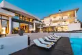 6 bedroom villa 815 m² Teia, Spain