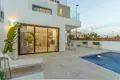 Villa de tres dormitorios 192 m² Pilar de la Horadada, España