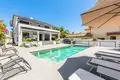 Villa de tres dormitorios 320 m² Marbella, España