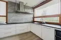 Дом 4 комнаты 146 м² в Варшава, Польша