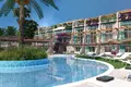 Residencia : Seafront Penthouse and Garden Apartments