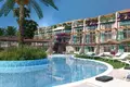 Резиденция : Seafront Penthouse and Garden Apartments