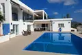 villa de 5 dormitorios 330 m² Benisa, España