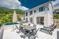 Вилла 4 спальни 250 м² Тиват, Черногория