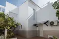 Villa de 4 dormitorios 260 m² Estepona, España