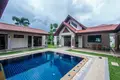 Villa de tres dormitorios 1 028 m² Phuket, Tailandia